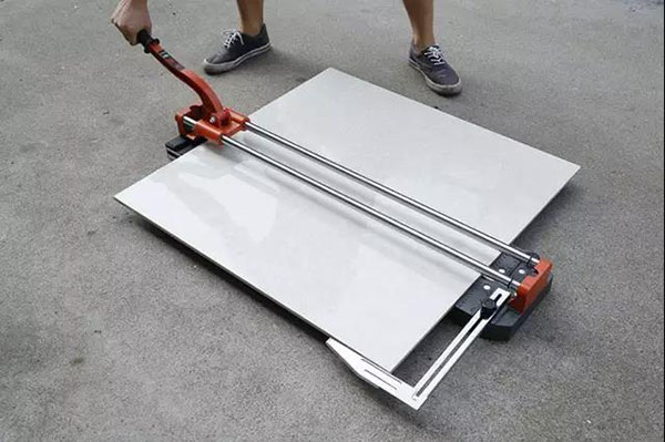 手動(dòng)瓷磚切割機(jī)正確使用方法